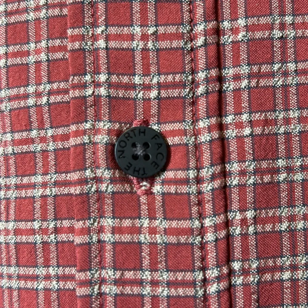 The North Face Red Plaid Button‎ Down Shirt Textured Outdoors Gorpcore M